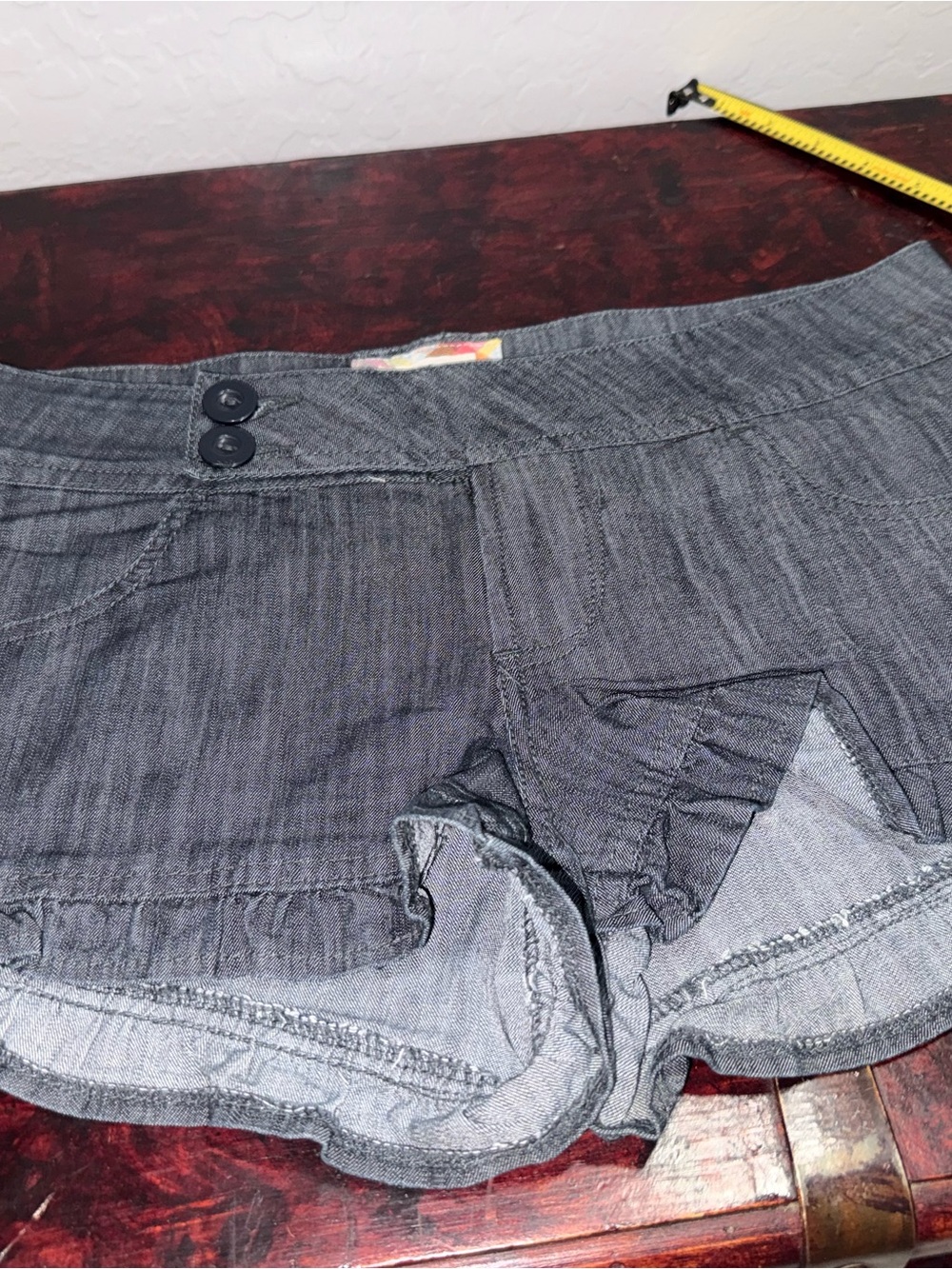 Cavalini Gray Ruffle-Hem Jean Shorts